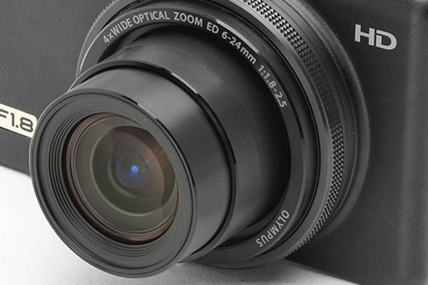 Camera-Compact-High-End-Lense