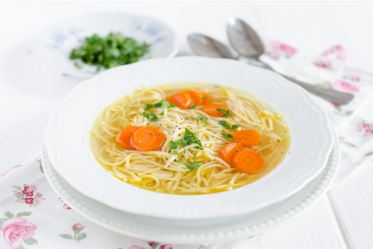 سوپ رشته فرنگی با هویج