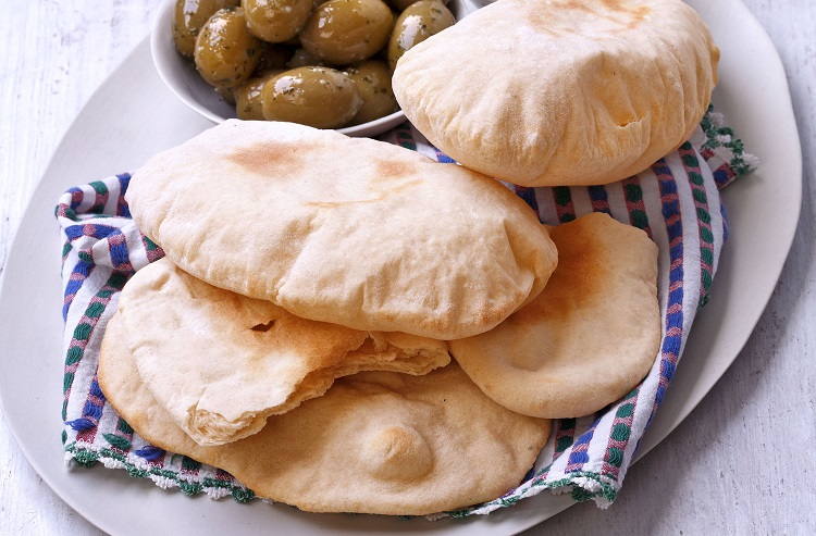 دستور پخت نان پیتا لبنانی خانگی در فر؛ مرحله به مرحله ⭐️ مثبت 1