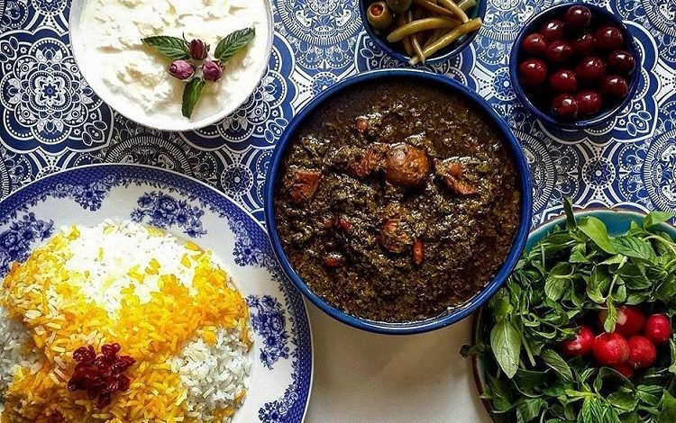 خورش قورمه سبزی