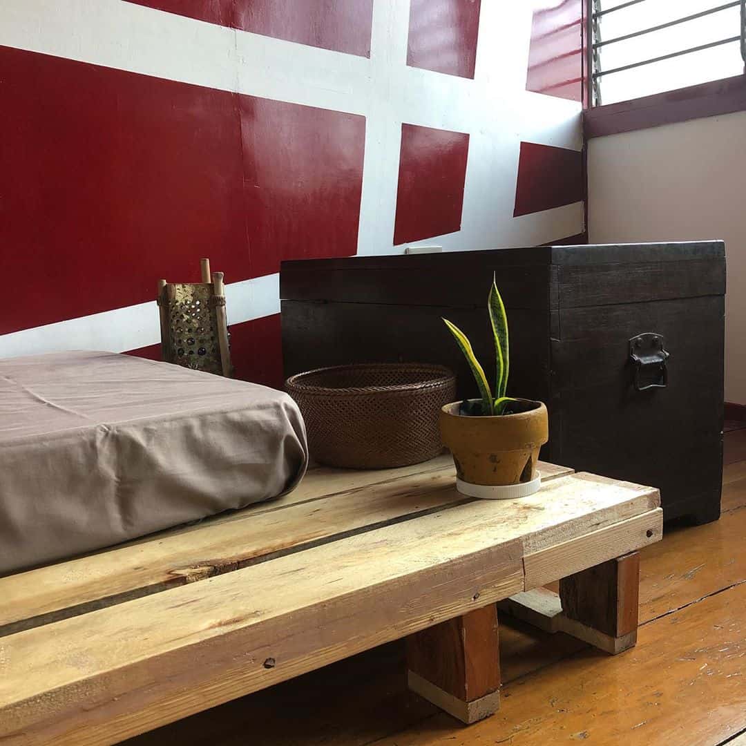 طراحی تختخواب با پالت های چوبی