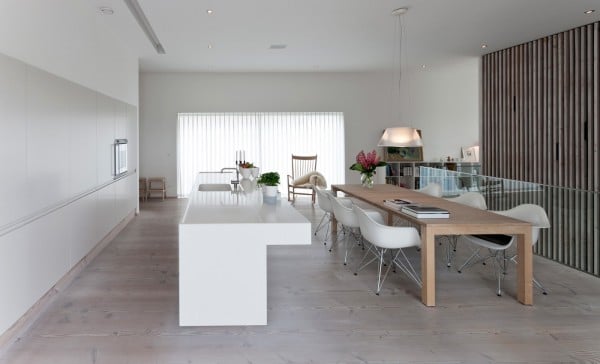 wood baseboards 600x364 1