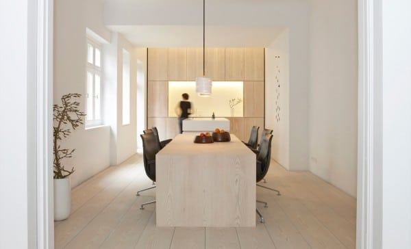 wooden desk 600x364 1