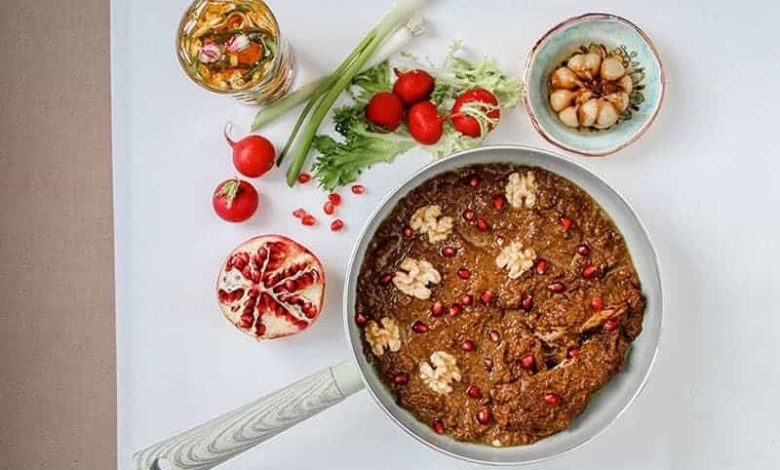 طرز تهیه فسنجان با مرغ برای 4 نفر