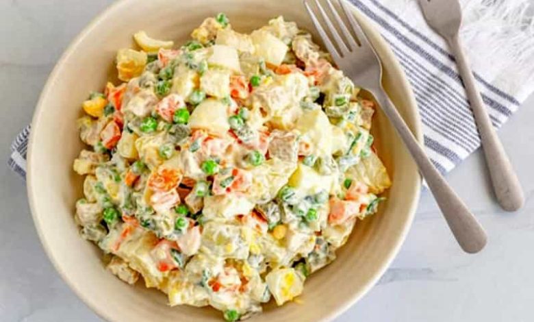 طرز تهیه سالاد الویه با مرغ برای 4 نفر