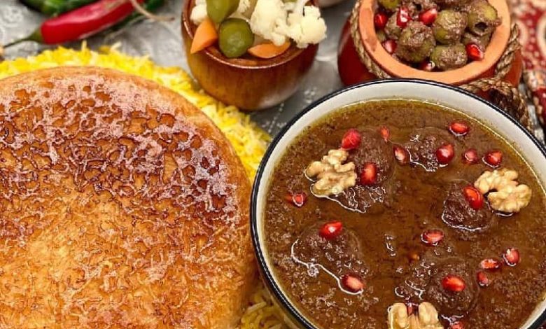 طرز تهیه فسنجان با گوشت قلقلی برای 4 نفر