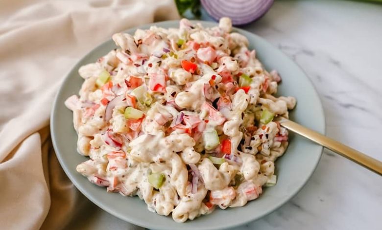 طرز تهیه سالاد الویه با کالباس برای ۶ نفر