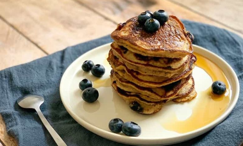 طرز تهیه پنکیک بدون شیر برای ۴ نفر