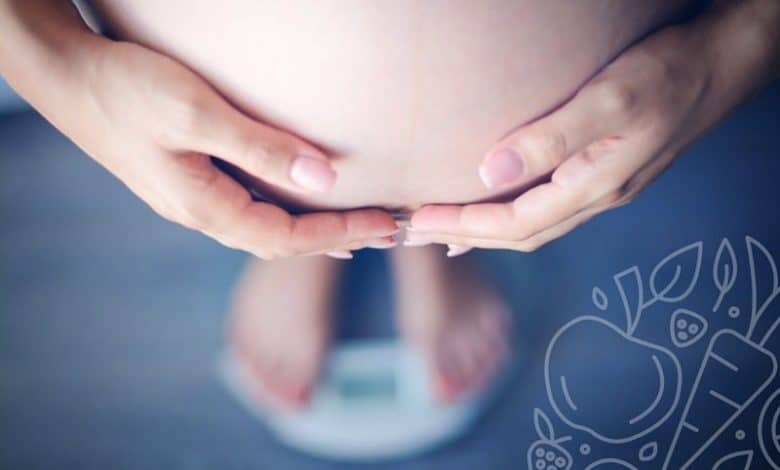 چه بخوریم تا در بارداری جنین وزن بگیرد