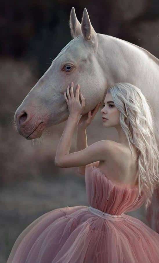 عکس دختر با اسب سفید برای پروفایل عکس دختر با اسب سفید برای پروفایل
