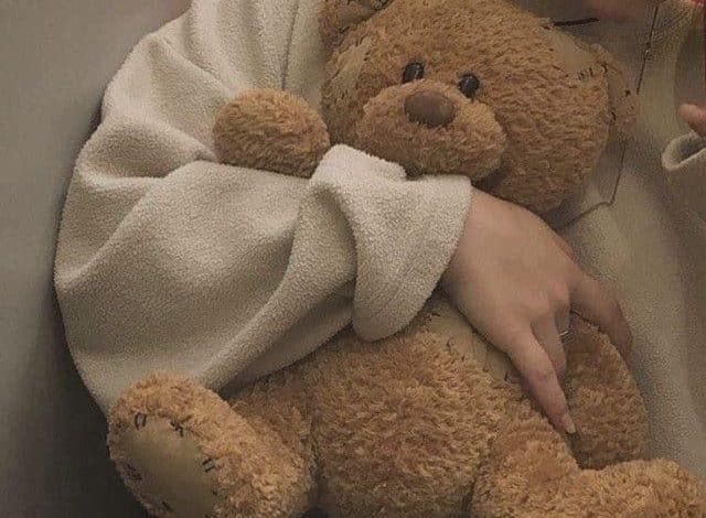 عکس دختر با خرس عروسکی