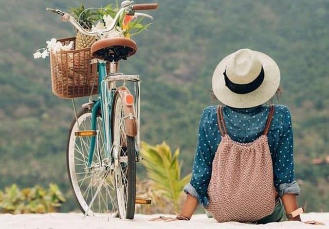 عکس دختر با دوچرخه برای پروفایل
