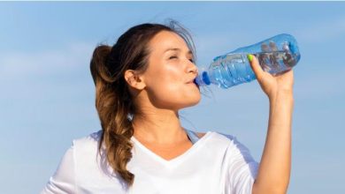 اهمیت هیدراته ماندن و نوشیدن آب کافی برای کاهش وزن و عضله سازی