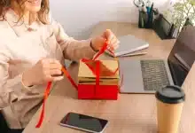 هدیه مناسب روز کارمند