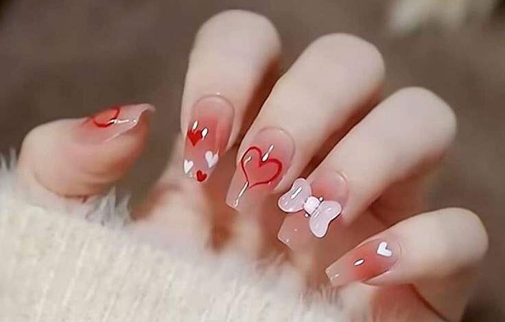 77 مدل طراحی ناخن برای ولنتاین 1404؛ خاص و جدید