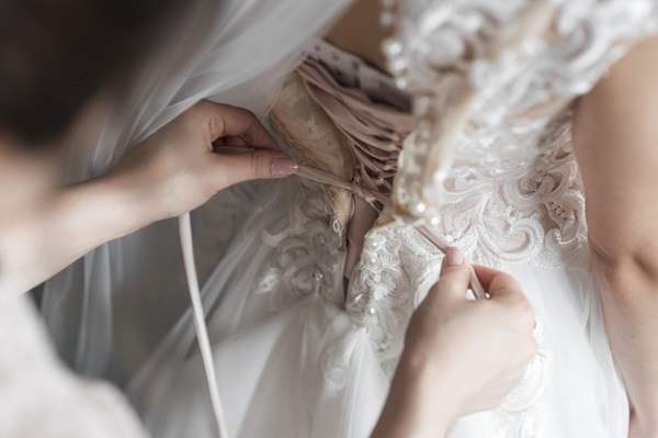 لباس عروس آماده بهتر است یا دوخته