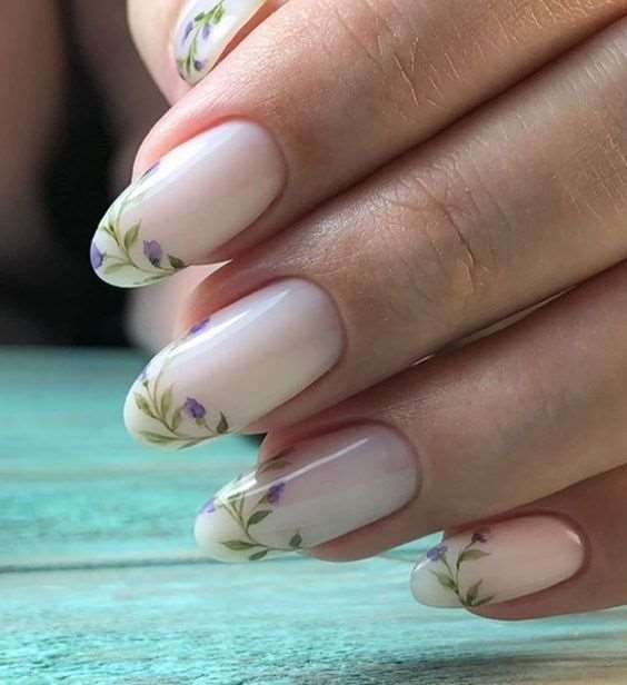 مدل ناخن با طرح گل های بهاری جدید دخترانه 1403