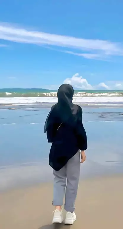 عکس دختر با چهره نامعلوم کنار دریا (68) عکس دختر با چهره نامعلوم و از پشت سر کنار دریا