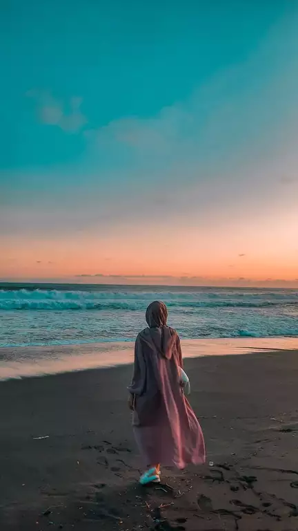 عکس دختر با چهره نامعلوم کنار دریا (77) عکس دختر با چهره نامعلوم و از پشت سر کنار دریا