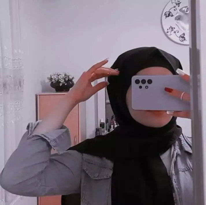 32 عکس دختر با گوشی سامسونگ برای پروفایل