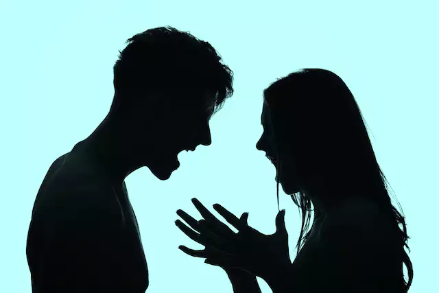 https___cdn.tinybuddha.com_wp-content_uploads_2015_12_Arguing.jpg - تصویر 1 شناسایی و پیشگیری از تلههای روابط عاطفی