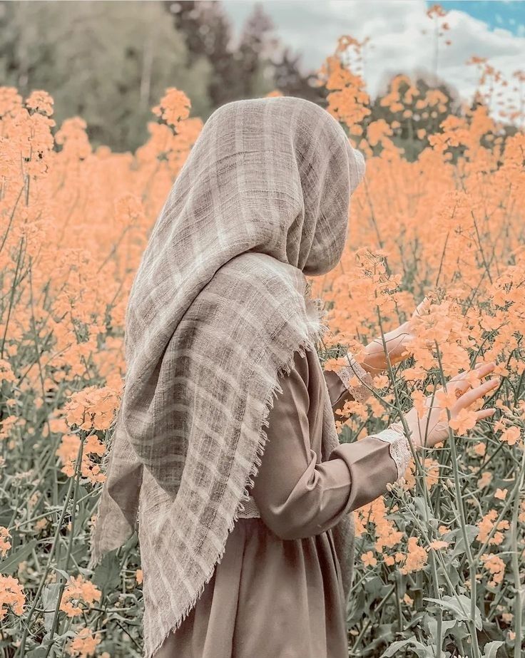 69 عکس دختر از پشت سر با مانتو برای پروفایل