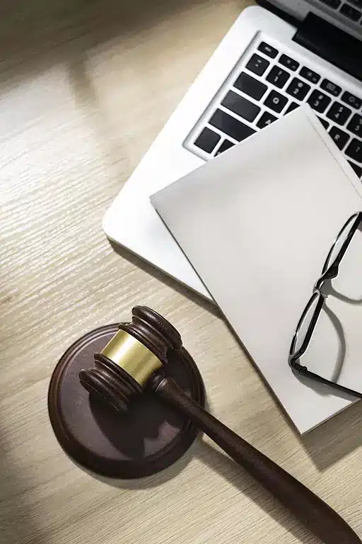 https://vakil-shiraz.com/