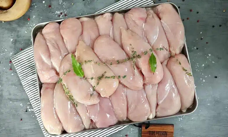 هر ۱۰۰ گرم فیله مرغ چقدر پروتئین دارد