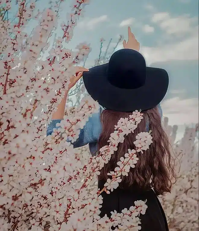 عکس دختر از پشت سر با کلاه برای پروفایل