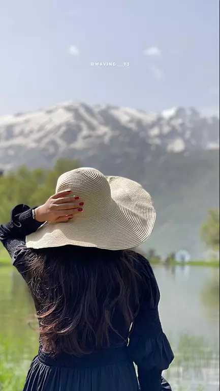 عکس دختر از پشت سر با کلاه برای پروفایل
