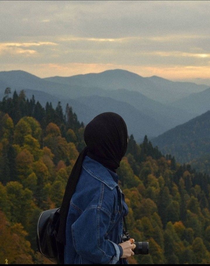 69 عکس دختر از پشت سر با مانتو برای پروفایل