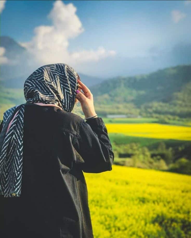 69 عکس دختر از پشت سر با مانتو برای پروفایل
