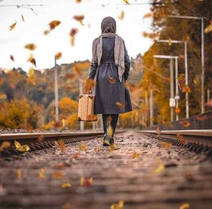 69 عکس دختر از پشت سر با مانتو برای پروفایل