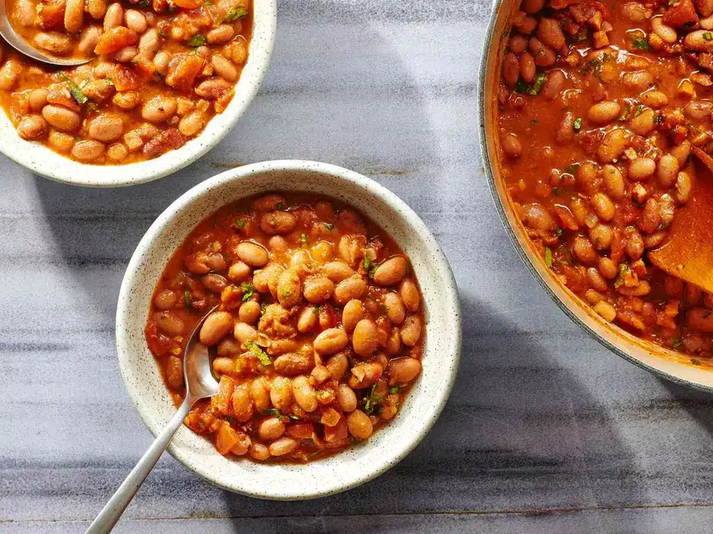 طرز تهیه خوراک لوبیا چیتی برای 15 نفر