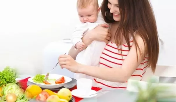 چه غذاهایی را نباید در دوران شیردهی خورد (1) چه غذاهایی را نباید در دوران شیردهی خورد 1