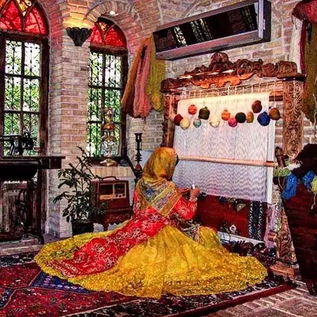 عکس دختر با فرش ایرانی 12