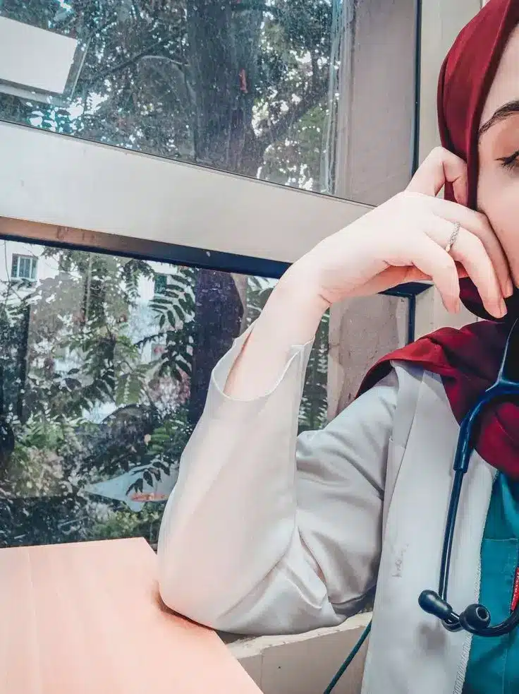 عکس پروفایل دخترانه پزشکی 6