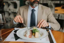 راهنمای کامل آداب غذا خوردن در رستوران های مجلل و لوکس