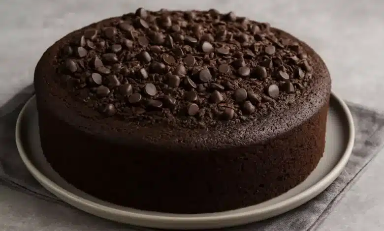 طرز تهیه کیک شکلاتی ساده برای 20 نفر 🎂 [با پف زیاد]