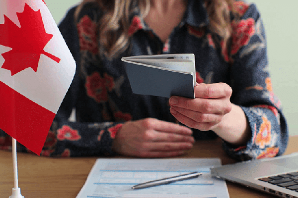 چک لیست مدارک ویزای توریستی کانادا