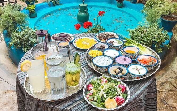 بهترین کافه های سنتی شیراز که حتما باید آن ها را امتحان کنید!