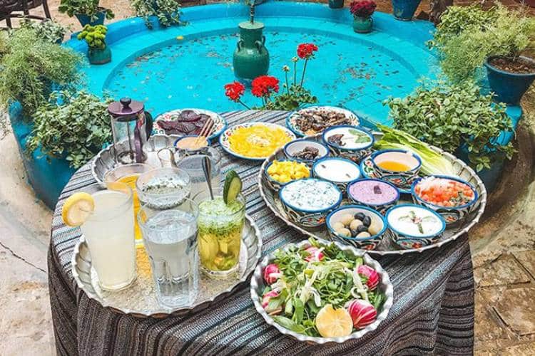 بهترین کافه های سنتی شیراز که حتما باید آن ها را امتحان کنید!