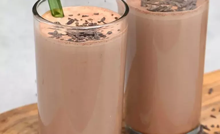 طرز تهیه شیر کاکائو برای ۶۰ نفر؛ مجلسی و خوشمزه