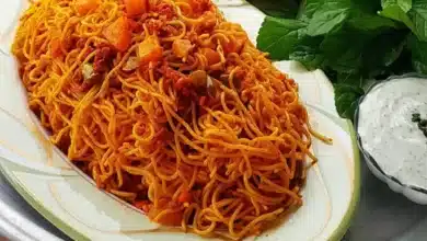 طرز تهیه ماکارونی برای 10 نفر با گوشت چرخ کرده [مجلسی و خوشمزه]