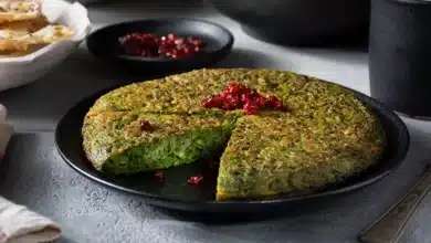 طرز تهیه کوکو سبزی برای ۵ نفر [مجلسی و خوشمزه]