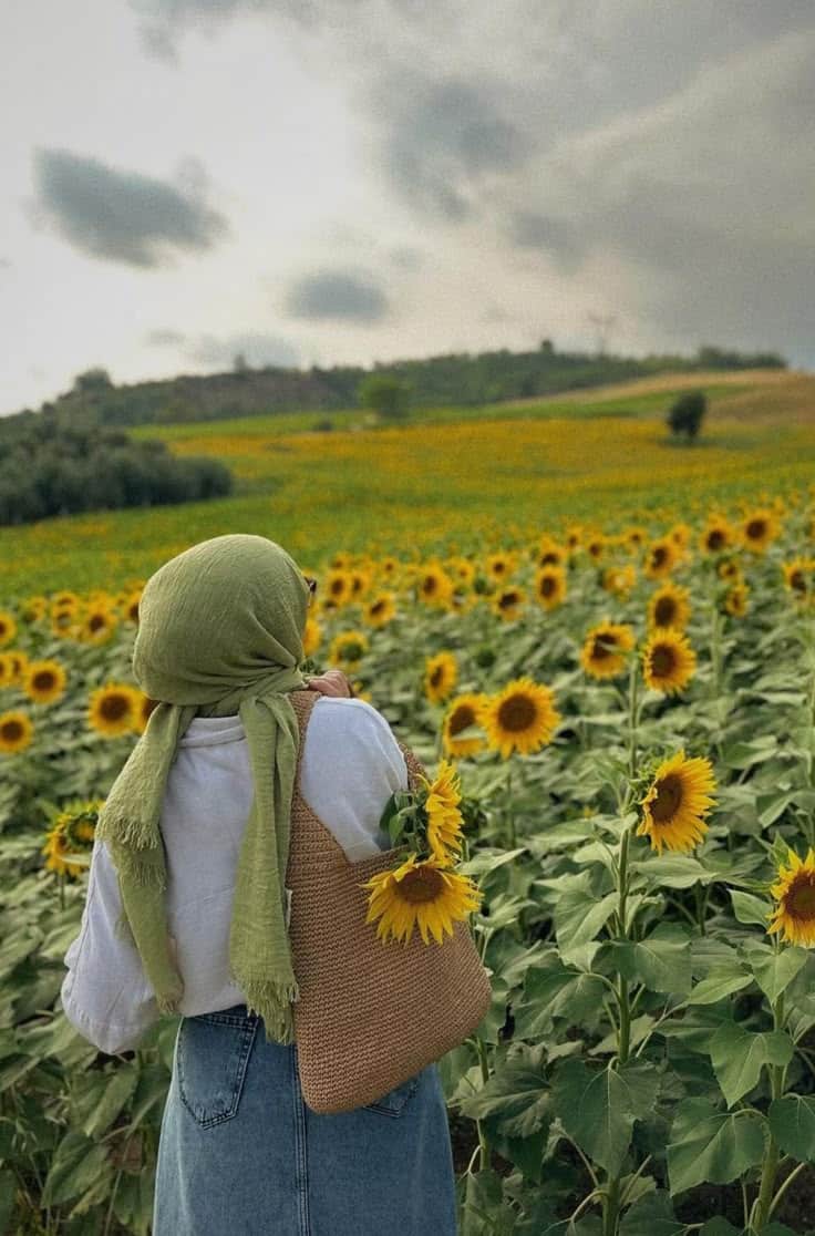 عکس دختر با گل آفتابگردان 22