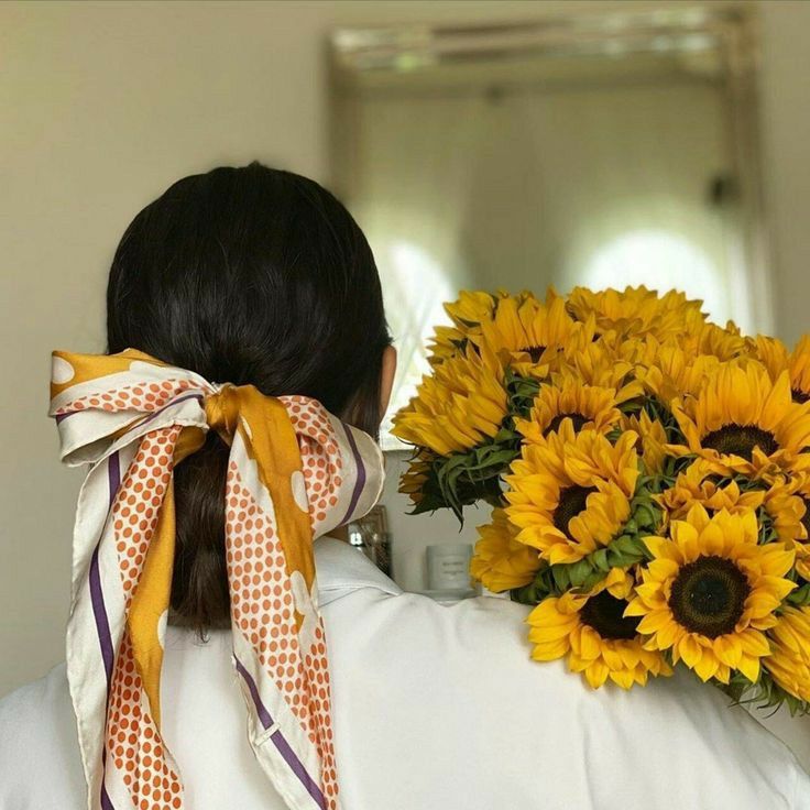 عکس دختر با گل آفتابگردان 51