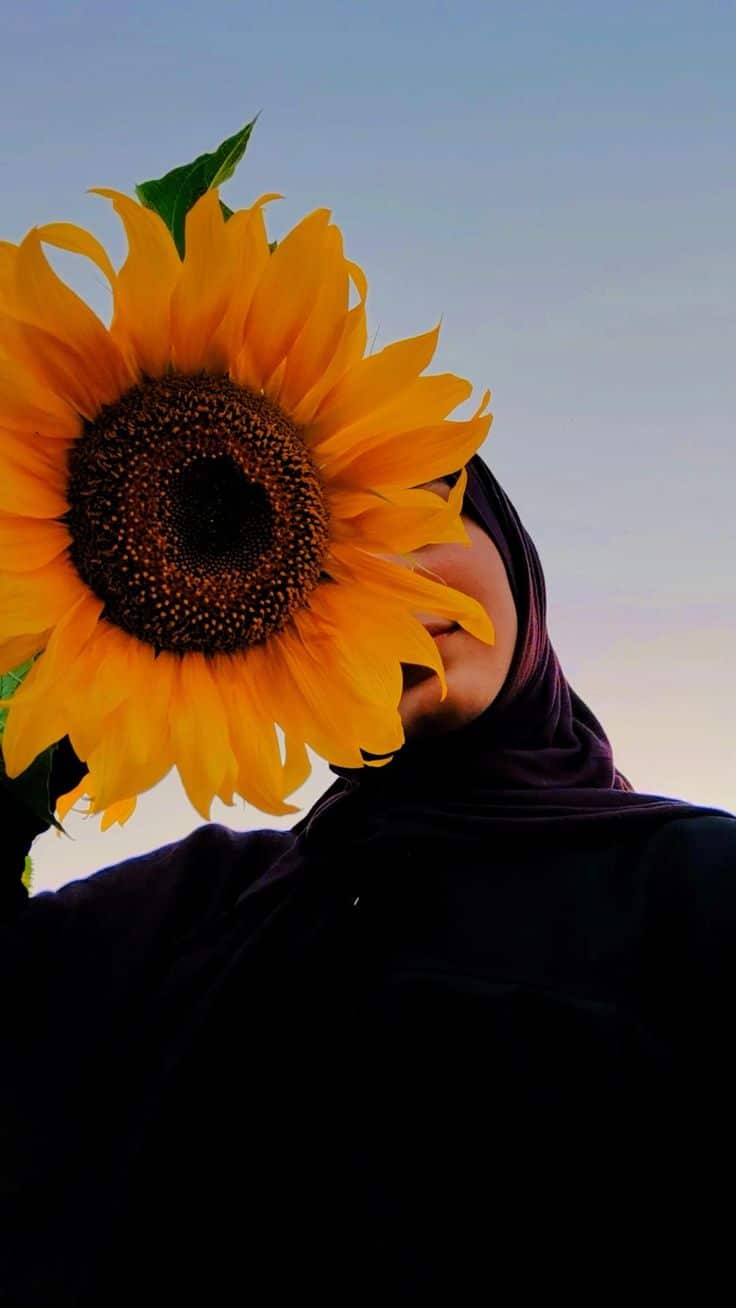 عکس دختر با گل آفتابگردان 63