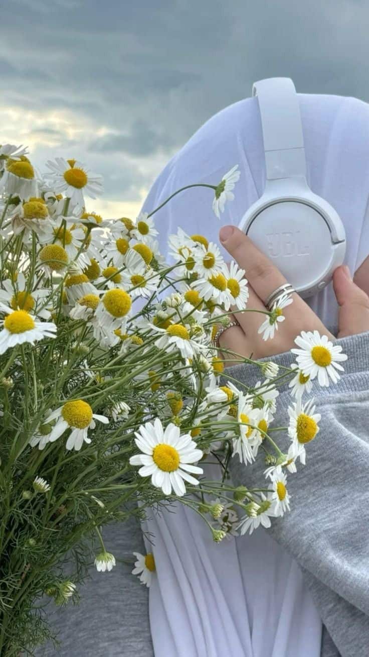 عکس دختر با گل بابونه 9