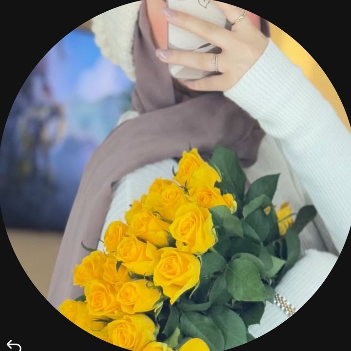 عکس دختر با گل رز زرد 38